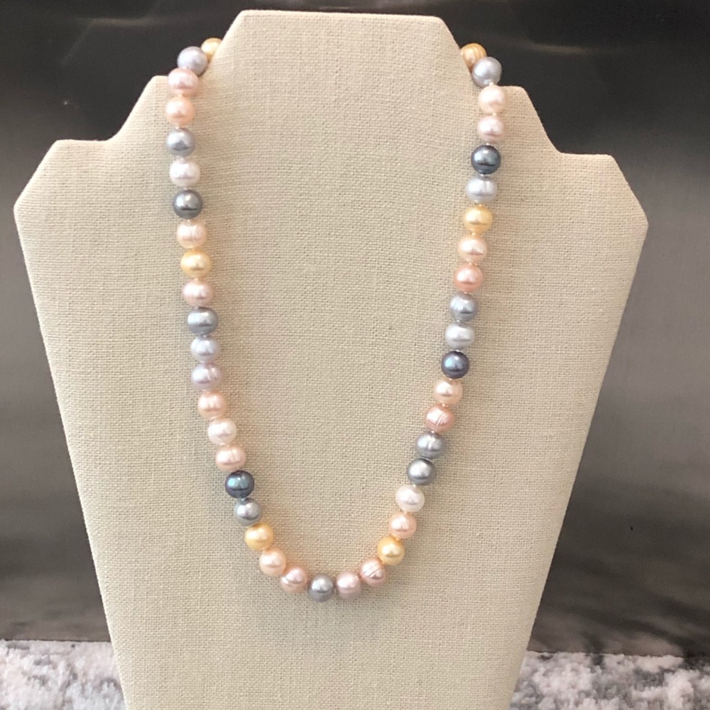 Multicolor Pearl Necklace